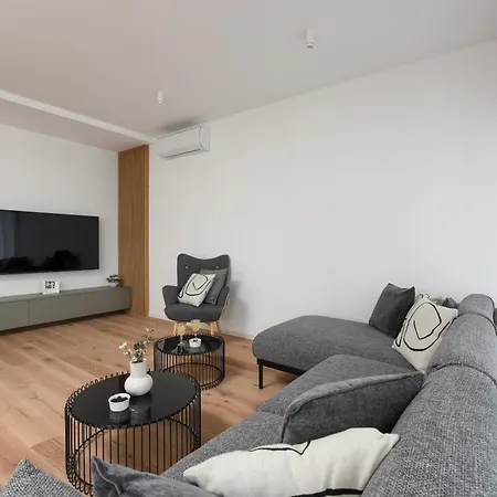 Luxury With Private Pool In Appartement *