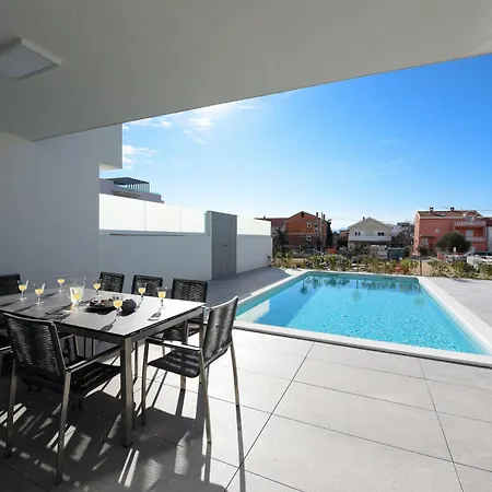 Appartement Luxury With Private Pool In Zadar