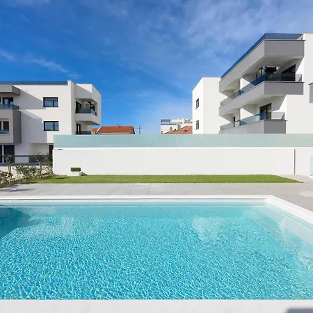 Luxury With Private Pool In Апартаменти Задар