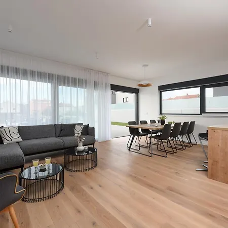 Luxury With Private Pool In Apartman