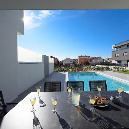 Luxury With Private Pool In