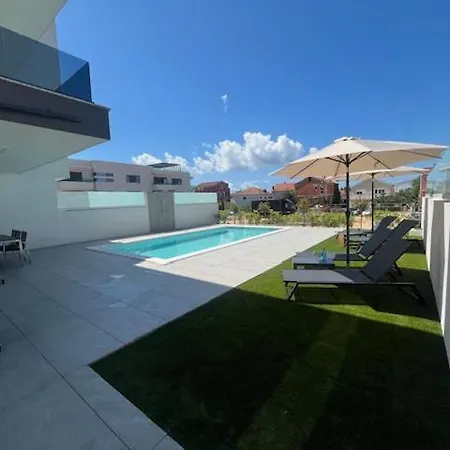 Luxury With Private Pool In * Задар