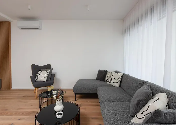 Apartment Luxury With Private Pool In Zadar