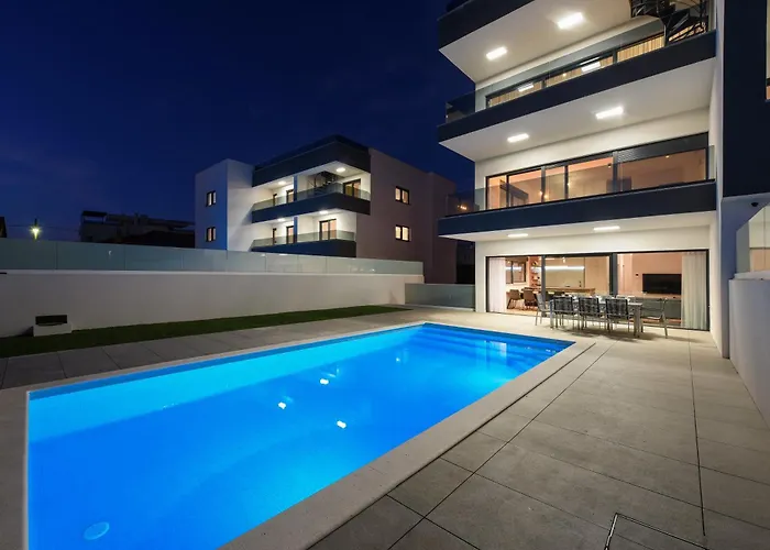 Apartment Luxury With Private Pool In *