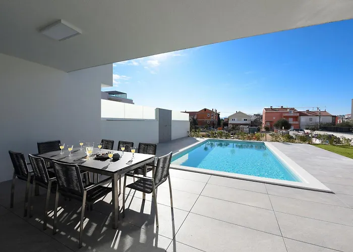 Apartment Luxury With Private Pool In Zadar